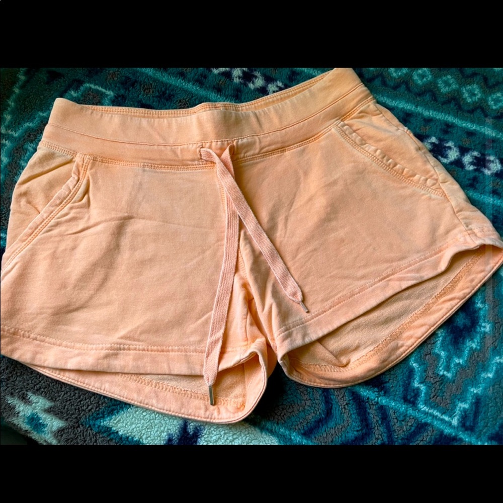 CASUAL SHORTS